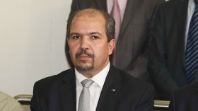 عيسى: الجزائريون أمة وسط .. فتجنبوا فتن دول أخرى