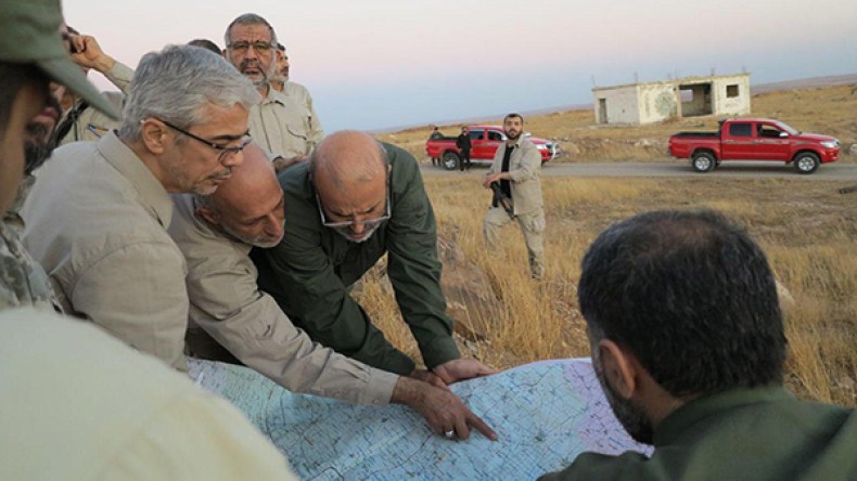 رئيس الأركان الإيراني يزور خطوط المواجهة قرب حلب