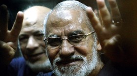 إلغاء حكم بالسجن المؤبد على مرشد الإخوان في مصر