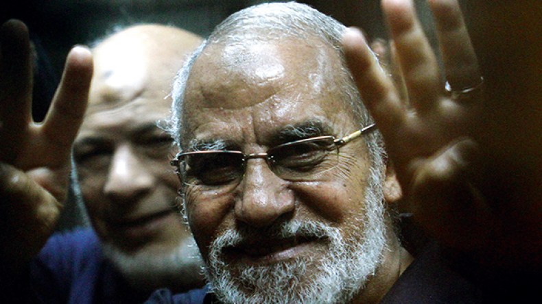 إلغاء حكم بالسجن المؤبد على مرشد الإخوان في مصر