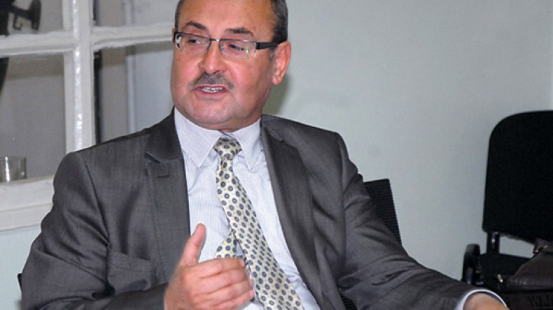 أقول لأصحاب الشكارة “دزو معاهم”