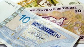 تجار العملة بتونس يحتالون على الجزائريين باسم الضريبة الجديدة