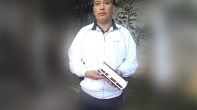 جزائري يشتري ساعة يدوية لمنتظر الزيدي بـ 1600 دولار