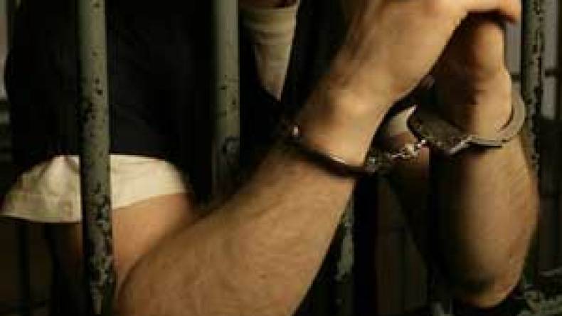 السجن لشاب اغتصب ضحاياه وهدد بفضحهن على الانترنت