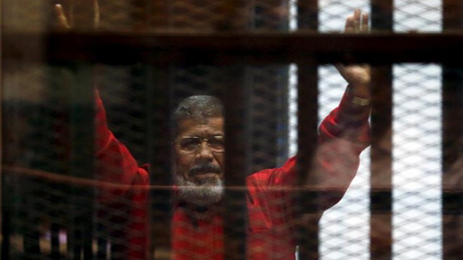 محكمة مصرية تقضي بحبس مرسي ثلاث سنوات