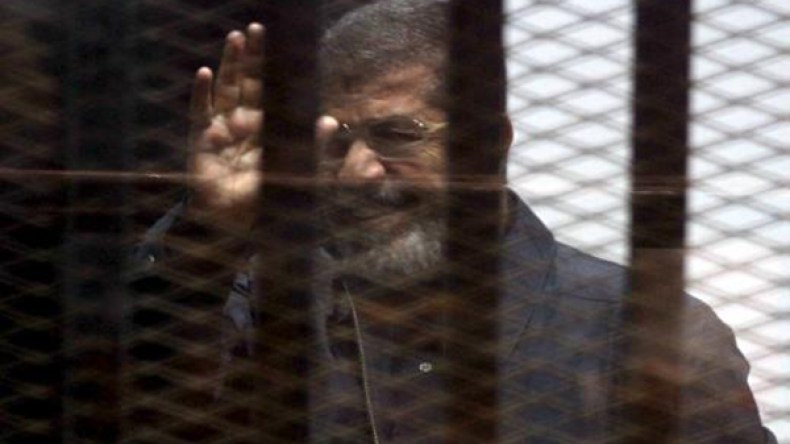 العفو الدولية: قرار إحالة أوراق مرسي للمفتي “تمثيلية”