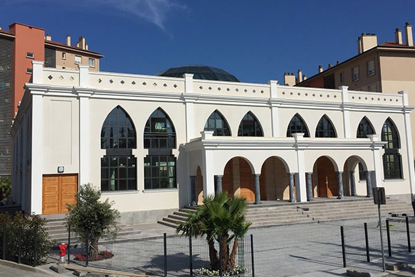 France: vers la fermeture des mosquées