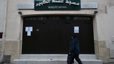 Les mosquées, une “cible privilégiée” des autorités françaises!