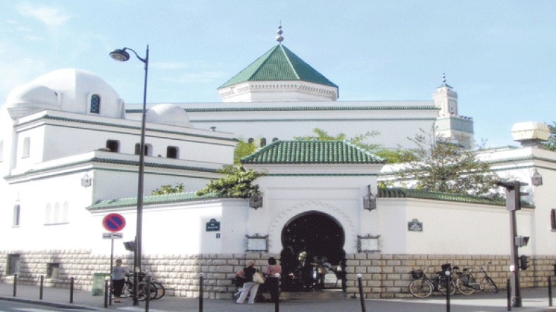 نائب فرنسي: الجزائر باشرت إجراءات شراء مسجد باريس الكبير