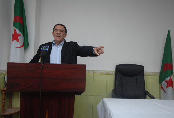 Touati: « Bouteflika est incapable de gérer le pays »