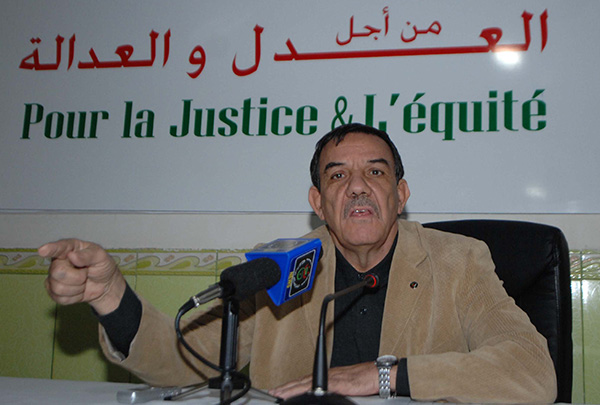 Touati: «L’Etat utilise la femme comme outil pour réprimer la grogne sociale»