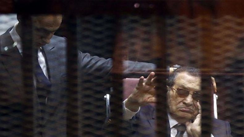 محكمة النقض المصرية تؤجل الفصل النهائي في محاكمة مبارك