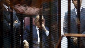 تأييد حكم بالسجن ثلاث سنوات على مبارك وابنيه في قضية فساد