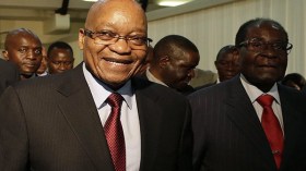 موغابي يبلغ رئيس جنوب إفريقيا بأنه قيد الإقامة الجبرية