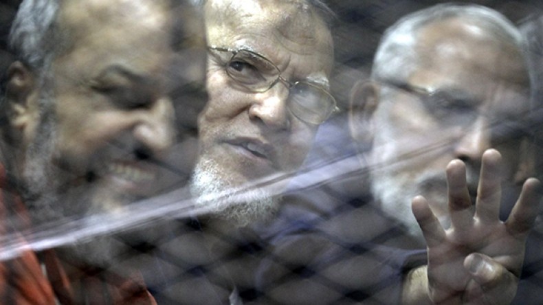 من لا يلتزم بمنهجنا السلمي للتغيير لا يمت إلينا بصلة