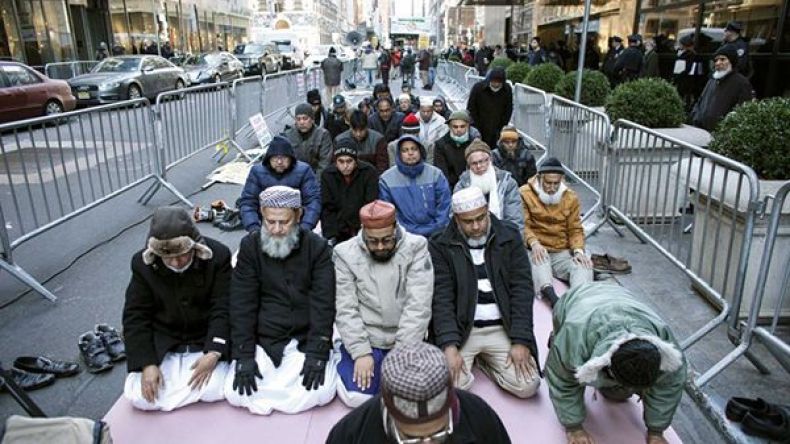 متظاهرون في نيويورك يتهمون ترامب بـ”الفاشية والعنصرية”