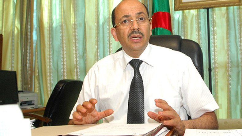 على الحكومة مصارحة الجزائريين بالوضعية الاقتصادية للبلاد