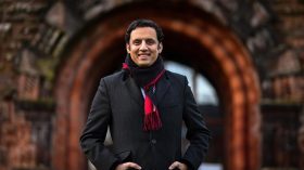 Voici le premier musulman à diriger un parti politique au Royaume-Uni