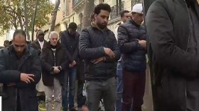عودة الجدل في فرنسا حول صلاة المسلمين بالشوارع