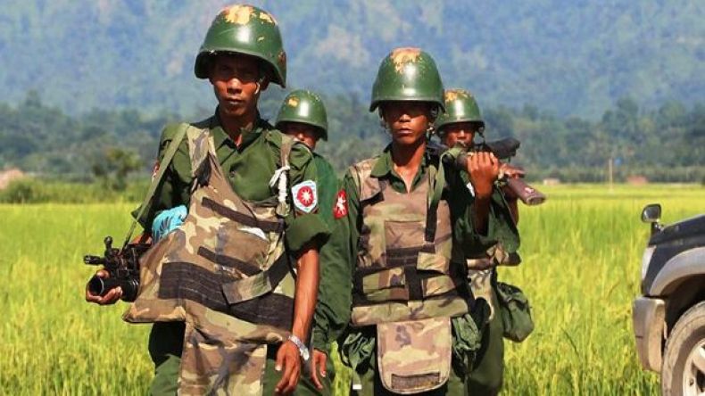 جيش ميانمار يقتل 30 شخصاً في قرى يسكنها الروهينغا