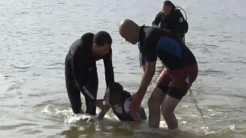 البحر والسدود يبتلعان 54 شخصا وإنقاذ 8 آلاف أخرين من الغرق