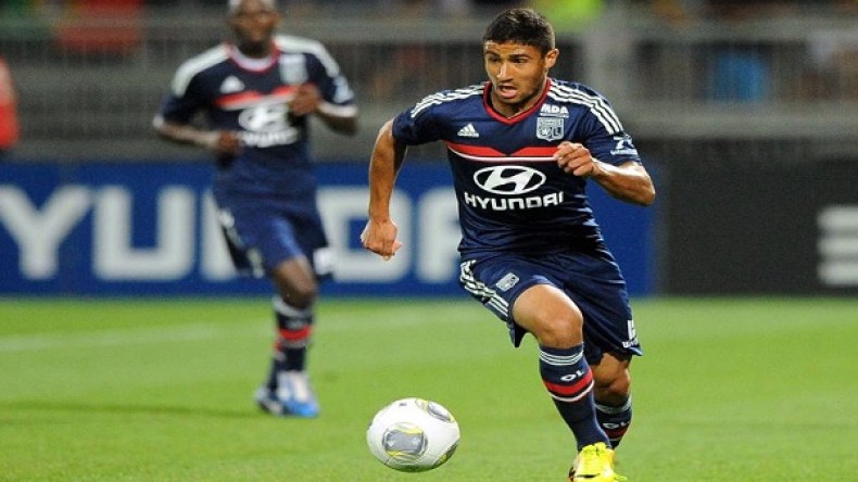 فقير يبدع في صناعة لعب ليون