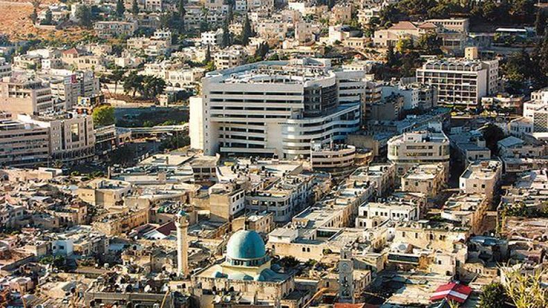 مقتل امرأة وإصابة ثلاثة من الأمن الفلسطيني في اشتباكات في نابلس