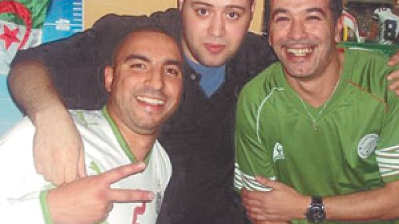 “كل عرب أمريكا مع الخضر ومتفائلون ببلوغ الجزائر الدور الثاني”