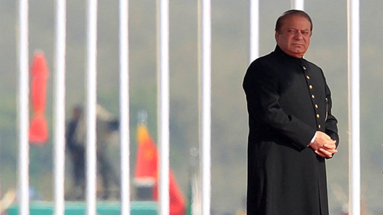 المحكمة العليا الباكستانية توصي ببقاء شريف في منصبه