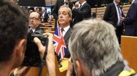 بريطانيا تواجه ضغوطاً للإسراع بمغادرة الإتحاد الأوروبي