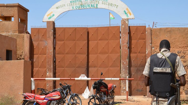 مقتل 12 من قوات النيجر في هجوم قرب حدود مالي