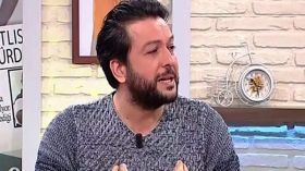 مغني تركي يبكي حلب ويسأل: أين أنتم أيها المسلمون؟