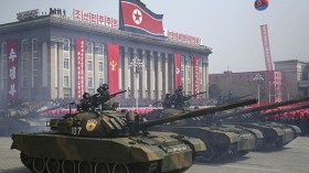 دبابة تحترق في عرض عسكري في كوريا الشمالية
