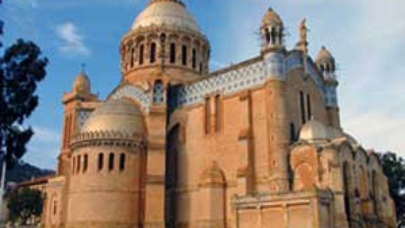 برنامج ديني وندوة حول التنصير بعنابة