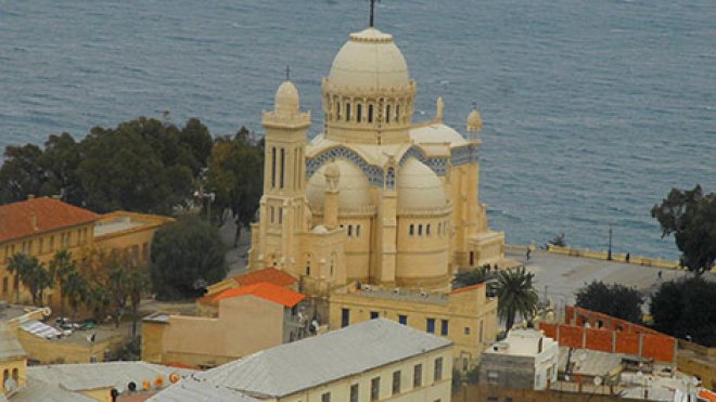 “مصالح الأمن تشرع في إحصاء المسيحيين بالجزائر”
