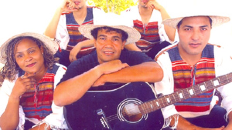 “قوافل تونسية حجزت كل الرحلات لمناصرة الخضر في المونديال”