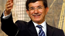 داود أوغلو يقدم تشكيلة حكومته لأردوغان