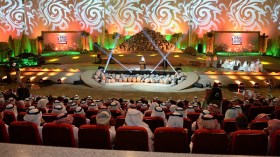 الخيمة الجزائرية بـ “سوق عكاظ” تخطف اعجاب الوفود الرسمية.. وتبهر الإعلام السعودي !!