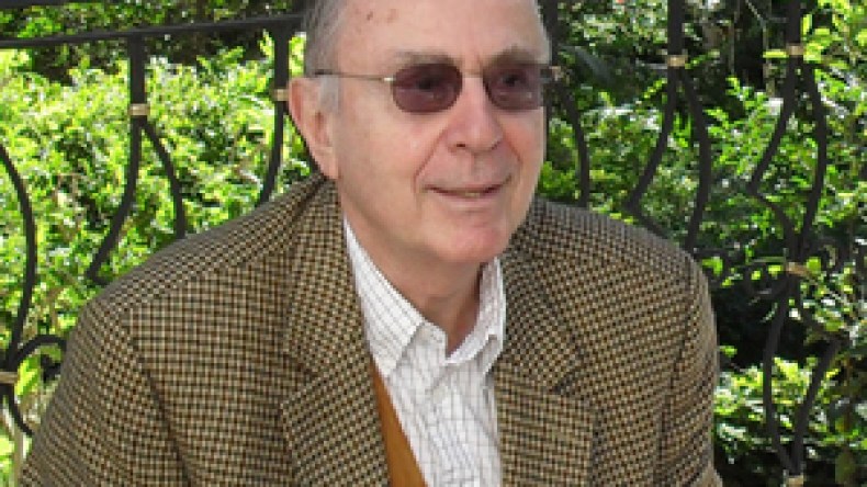 “تمجيد الاستعمار “هراء” وعدم تسليم أرشيف الثورة تخلف”