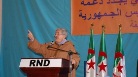 أويحي يطلق حملة شعبية لدعم استمرار بوتفليقة في الحكم