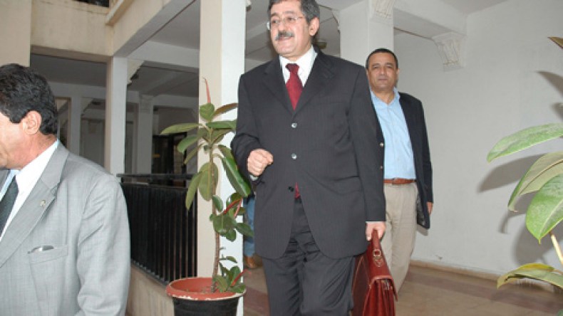 استقالة‮ ‬أويحيى‮ ‬من‮ ‬قيادة‮ ‬الأرندي‮ ‬تدخل‮ ‬اليوم‮ ‬حيز‮ ‬التنفيذ