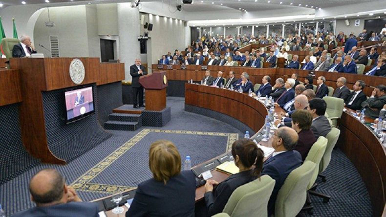 نواب يطالبون بلجنة لمراقبة طبع الدينار