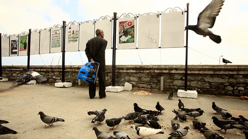 العاطفة و”الزردات” لنيل الأصوات بإيليزي