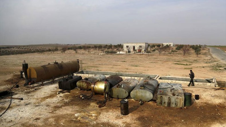 “داعش” ما زال يجني مليون دولار يومياً من تجارة النفط