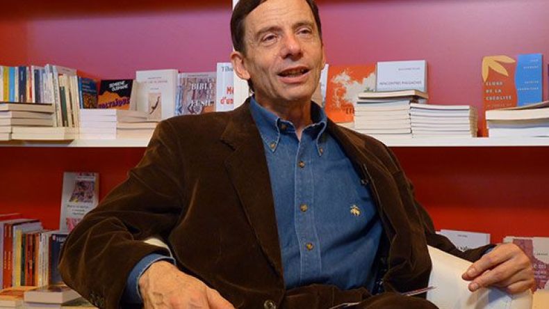 بوعلام صنصال جزائري، كاتب جيد.. والمصري علاء الأسواني يستحق نوبل