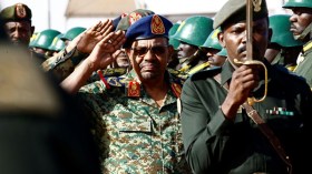 السعودية تدعو عمر البشير لحضور القمة مع ترامب