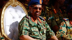 البشير يعتذر عن المشاركة في قمة الرياض