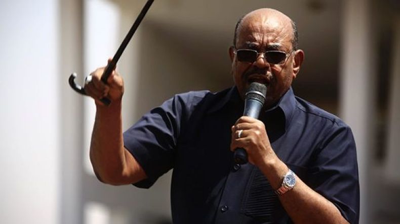 البشير: اتهامات العفو الدولية لقواتنا باستخدام أسلحة كيميائية كاذبة