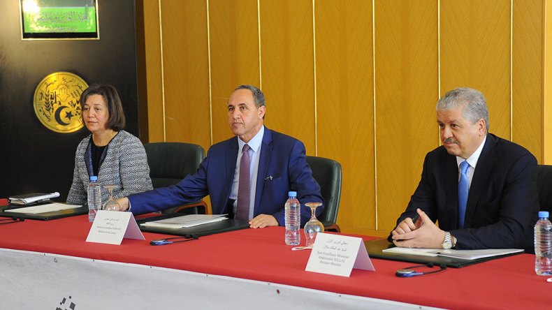 مستغانمي تستعين بأربعة محامين وإيدير يغني لازنافور