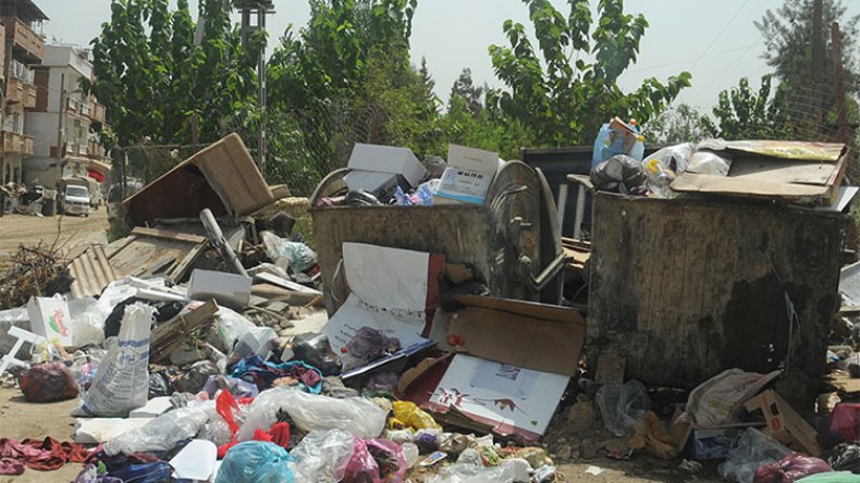 أحياء بلدية درارية تغرق في النفايات والسبب.. تعطل شاحنات إكسترانات!